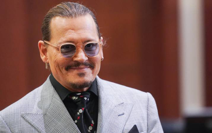  Johnny Depp Dapatkan Ganti Rugi Rp150 Miliar